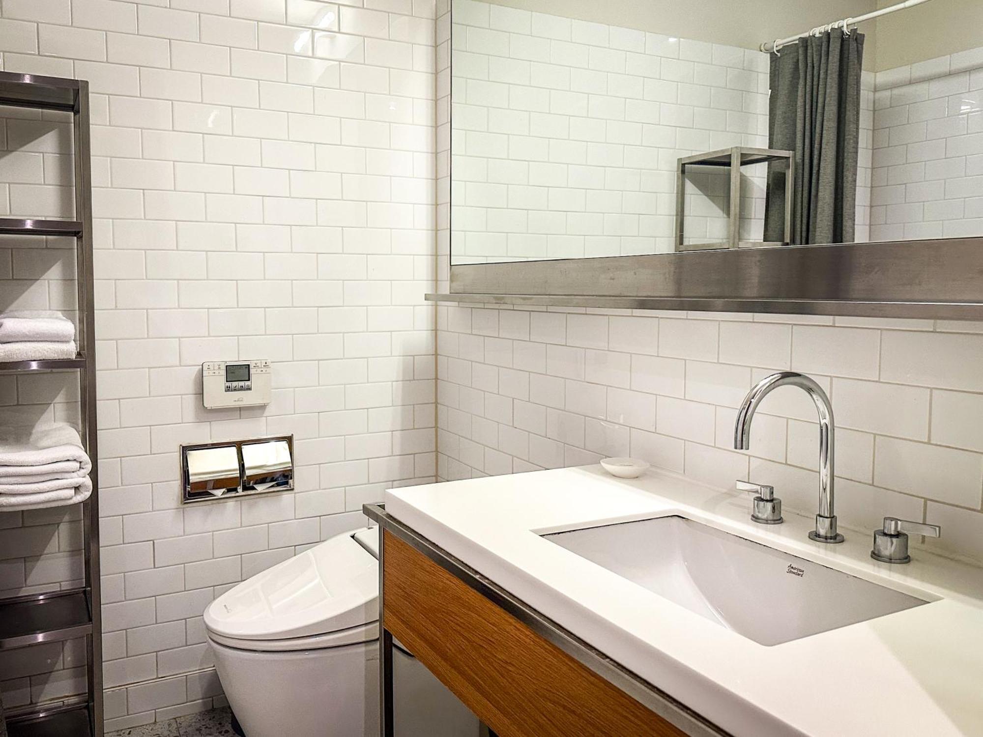 West Double Bath,1599650924:JPEG